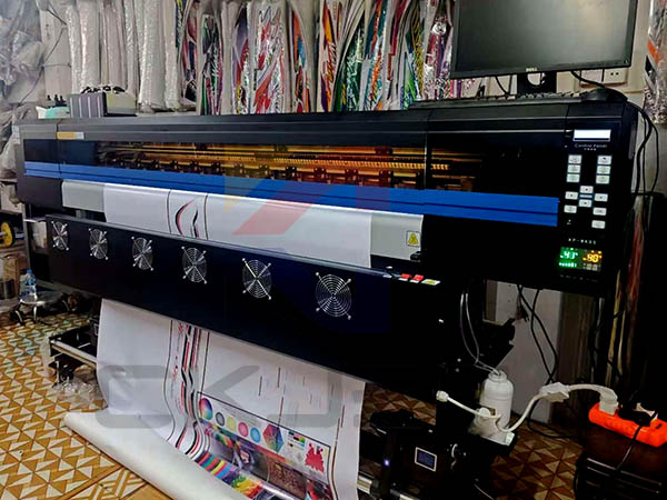 Cao Khoa bàn giao máy in quảng cáo 1m7 đầu phun i3200 cho Khách tại Sóc Trăng