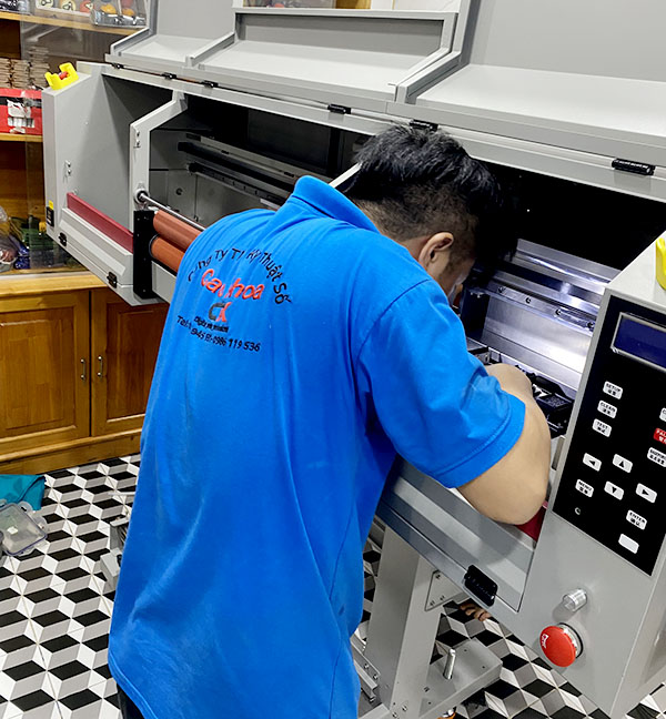 Máy In UV DTF 3D Nổi Chuyển Nhiệt Lên Trên Vải Áo Thun 7676
