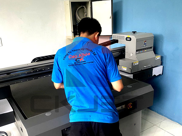 Tham khảo 3 máy in UV phẳng trước khi đầu tư cho người mới