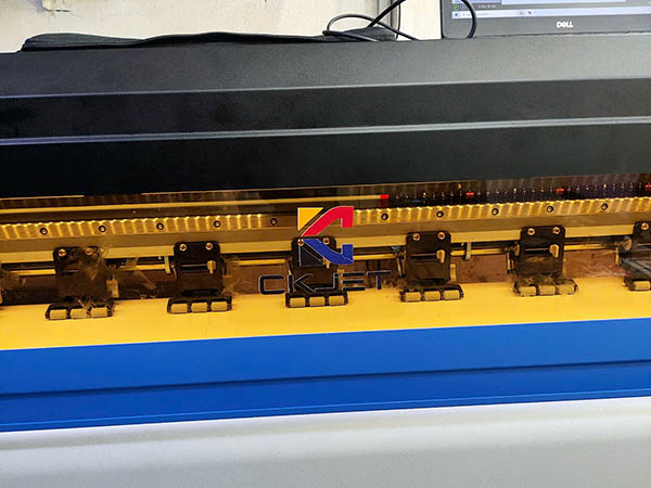 Cao Khoa lắp đặt xong máy in quảng cáo 1m7 cho Khách Anh Phước TPHCM 76
