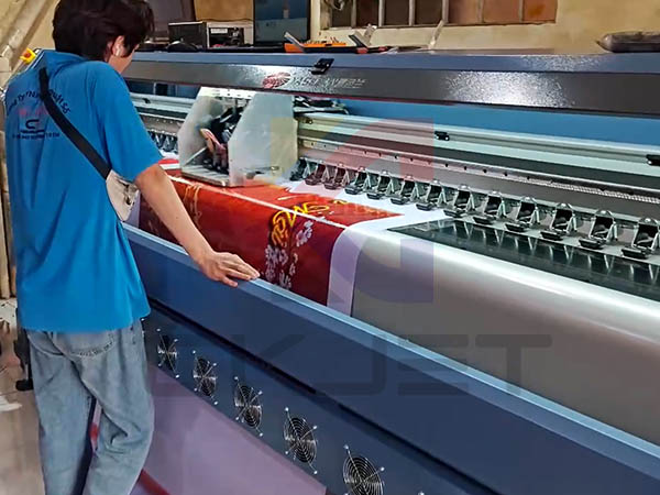 Các dòng máy in bạt decal quảng cáo được xưởng in ưa chuộng