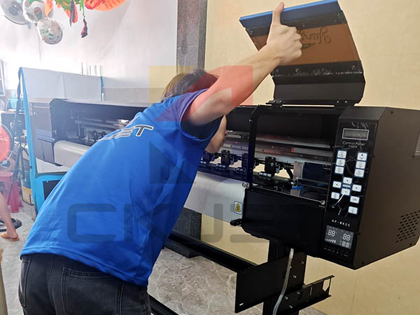 Cao Khoa bàn giao máy in quảng cáo 1m7 i3200 cho Khách Đắk Nông 243