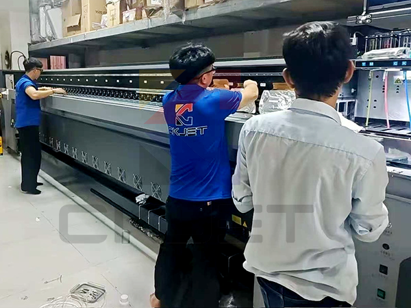 Cao Khoa lắp máy in khổ 5M 4 đầu Konica 1024i tại khu công nghiệp Tân Bình TPHCM