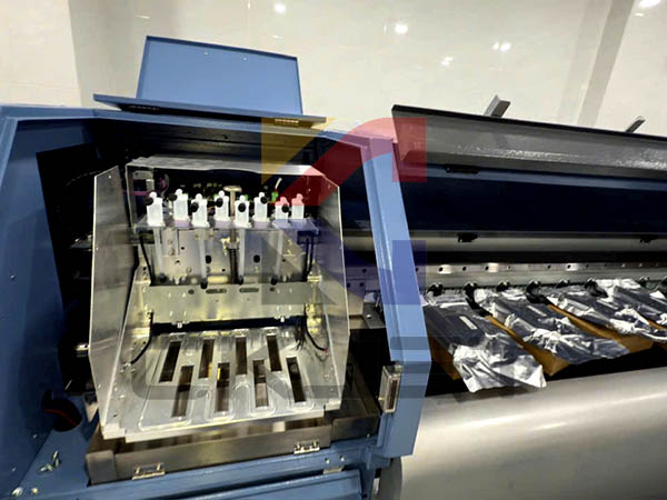 Cao Khoa lắp máy in quảng cáo CK JET 3m2 đầu Konica 512i tại Sài Gòn 9898