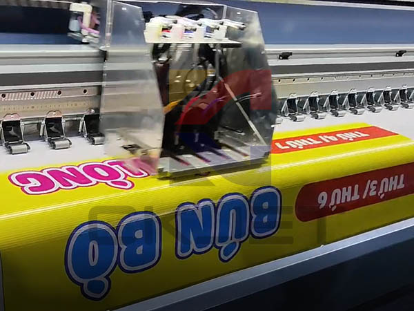 Cao Khoa lắp máy in quảng cáo khổ 3m2 đầu Konica512i-4H tại KCN Đức Hòa 343