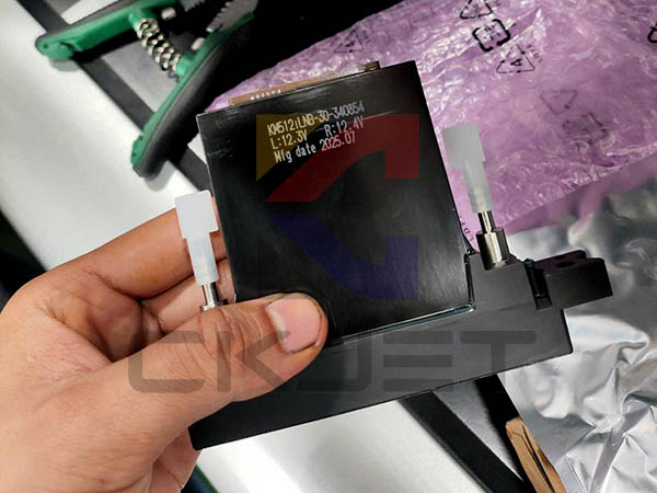 Cao Khoa lắp máy in quảng cáo khổ 3m2 đầu Konica512i-4H tại KCN Đức Hòa 324354