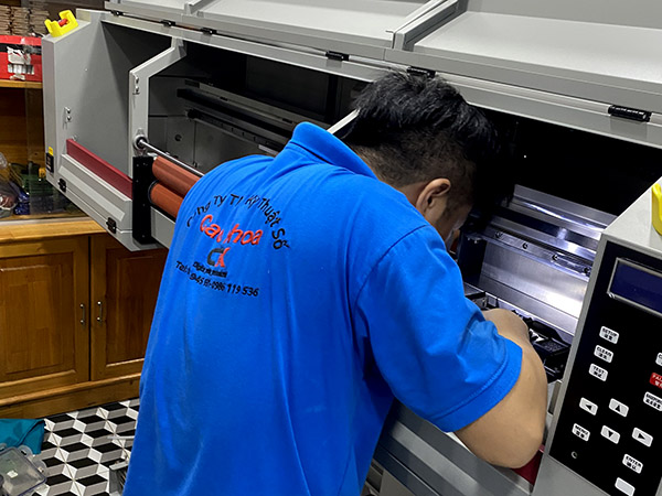 Máy in vải chuyển nhiệt in được trên chất liệu nào? Giá bao nhiêu?